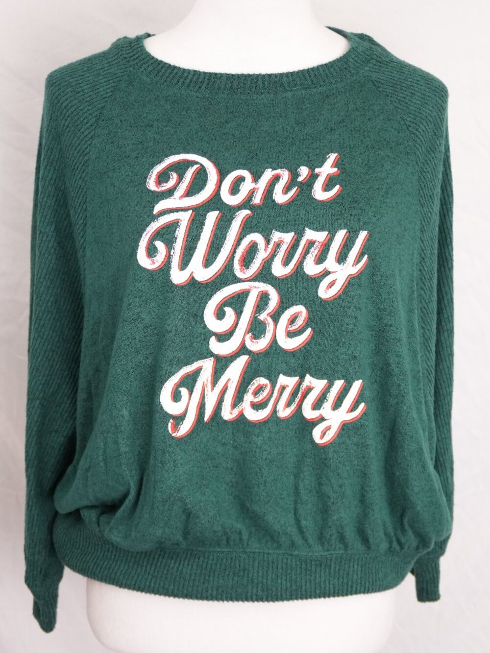 LNC Torrid Super Soft Womens Size 00 Green Christmas Sweater Batwing Sleeve